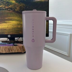 SOLD OUT Lilac Hydrojug Traveller 49 oz 💜